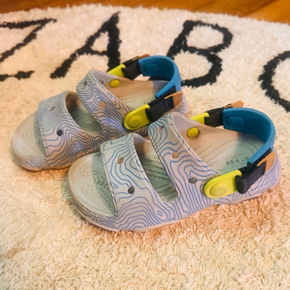 Kid Crocs 💙 - Picture 2 of 3